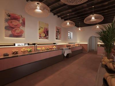 Langgestreckter Speisesaal mit Buffet, warmem Licht und moderner Dekoration in einem Hotel.