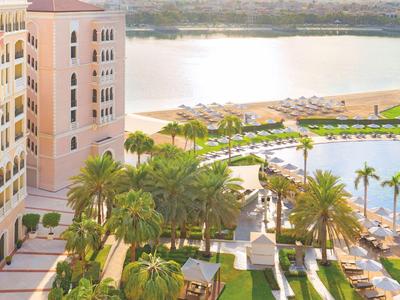 The Ritz-Carlton Abu Dhabi, Grand Canal
