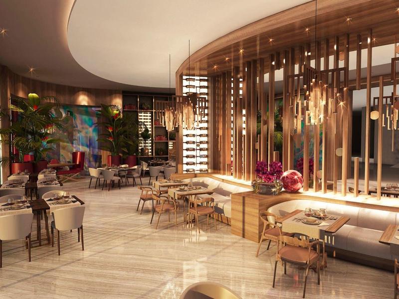 Elegante hall dell'hotel con pavimento in marmo, sedute eleganti e arredamento moderno in legno.