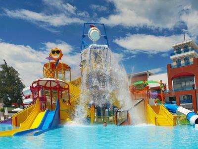 Club Aqua Plaza