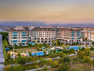 Commodore Elite Suites & Spa