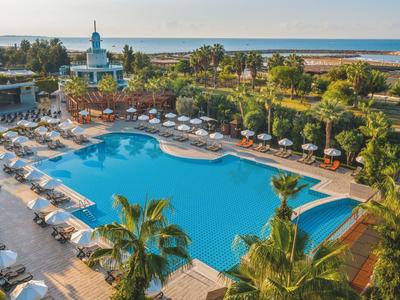 Commodore Elite Suites & Spa