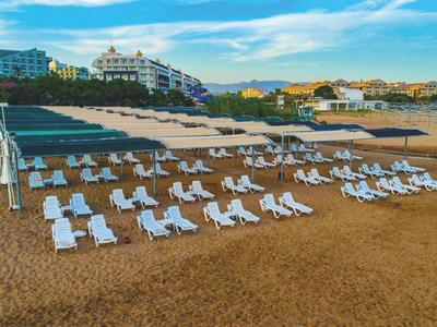 Royal Atlantis Spa & Resort