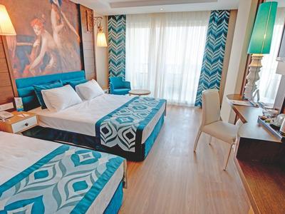 Dream World Resort & Spa