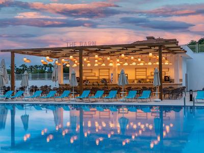Arcanus Hotels Trendline Side