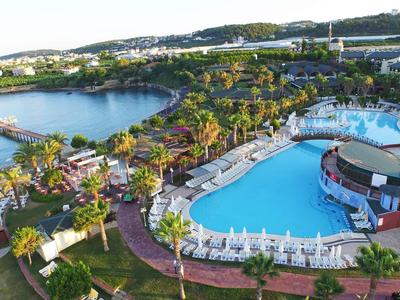 Oz Hotels Incekum Beach Resort