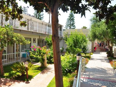 Clover Magic Altinkum Park Side Hotel