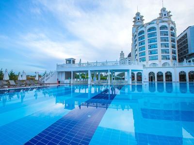 J'adore Deluxe Hotel & Spa
