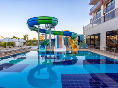 Glamour Resort & Spa