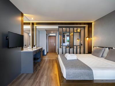 Adora Calma Beach Hotel