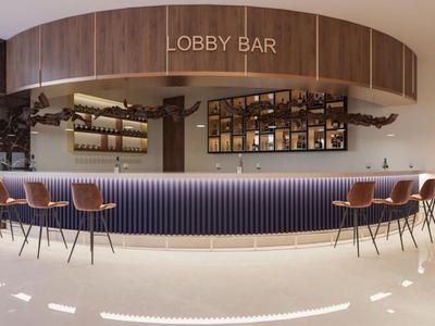 Moderner Hotel-Lobbybar mit Holzakzenten und gepolsterten Stühlen in neutralen Farben.