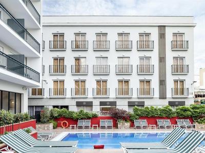 AQUA Hotel Bertran Park