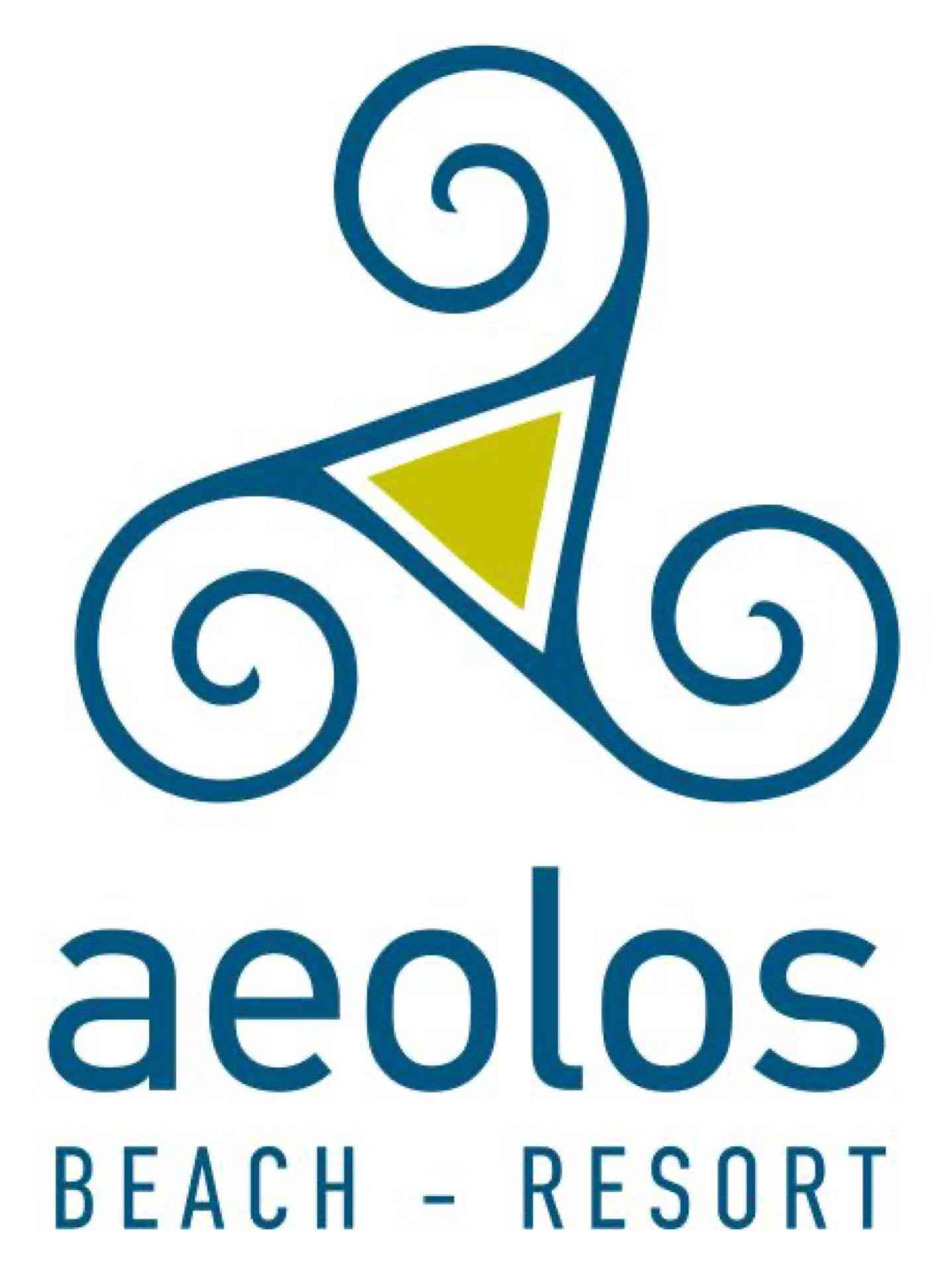 Logo des Aeolos Beach Resorts mit blauen Spiralen und einem grünen Dreieck.