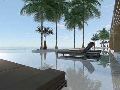 Moderner Poolbereich mit Palmen und Liegestühlen, reflektierende Wasseroberfläche, klare Himmel.