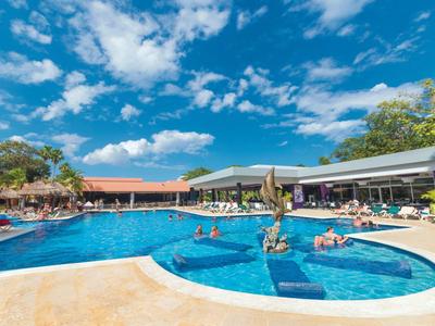RIU Lupita