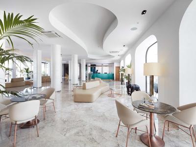 Lalila Blue Suites