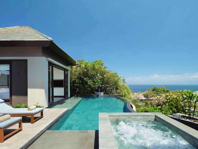 Modern villa with pool and hot tub, sea view and sun terrace.