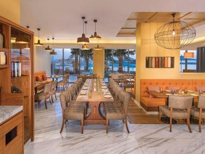 The Retreat Palm Dubai, M-Gallery by Sofitel