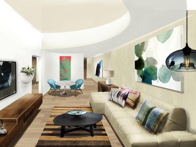 Modernes Hotelzimmer mit zwei Betten, großem Fenster, Sofaecke und Stadtblick bei Abendlicht.