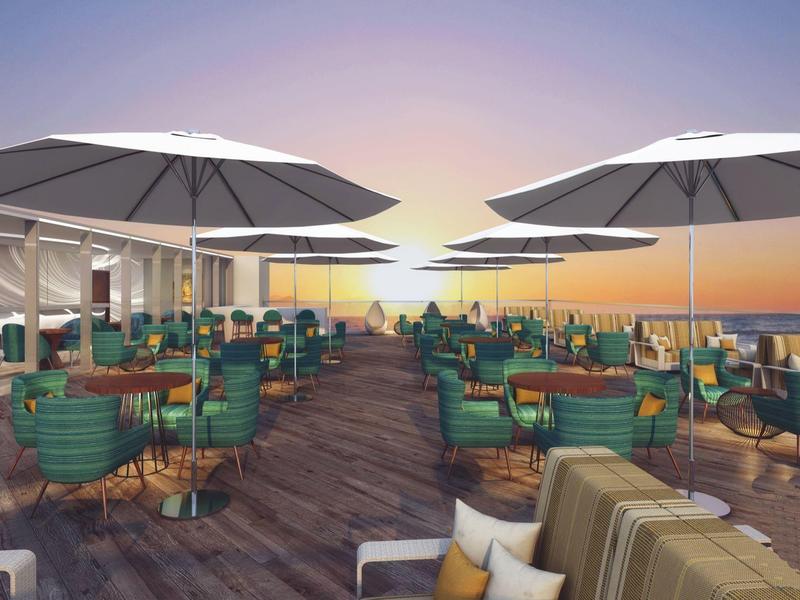 Dachterrasse mit Holzboden, grünen Sesseln, Tischen und großen weißen Sonnenschirmen bei Sonnenuntergang.