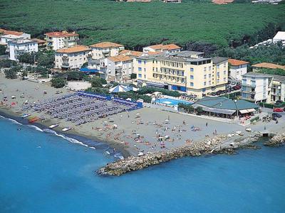 Stella Marina Hotel & Residence