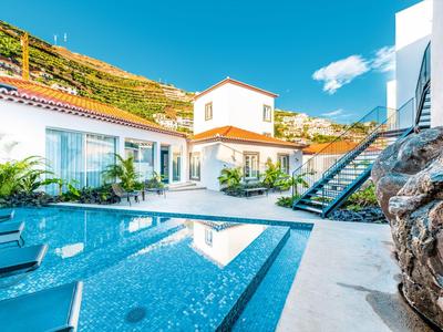 Pestana Fisherman Village