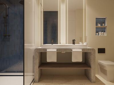 Modernes Badezimmer mit Waschbecken, Handtüchern, Regalen und Duschanlage in einem Hotelzimmer.