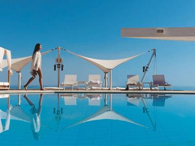 Akrogiali Beach Hotel Apts.