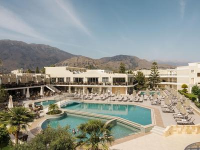 Vantaris Palace