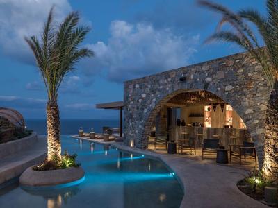 Acro Suites