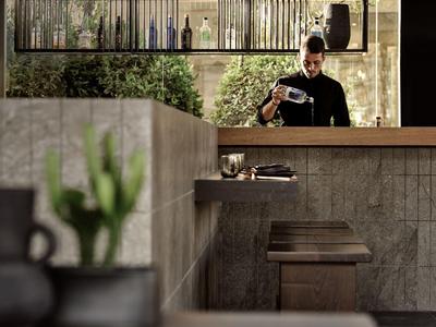 Acro Suites