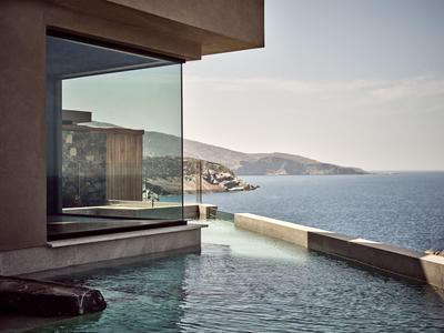 Acro Suites