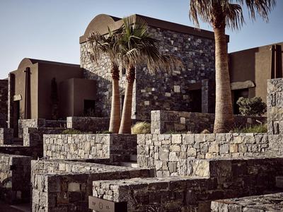 Acro Suites