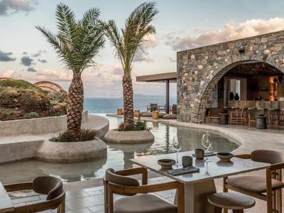 Acro Suites