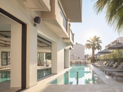 Theartemis Palace