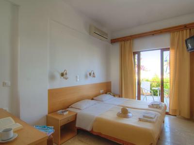 Adonis Hotel