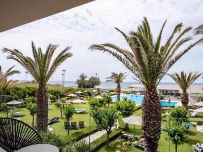 Marinos Beach Hotel