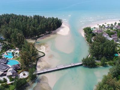 Apsara Beachfront Resort & Villas