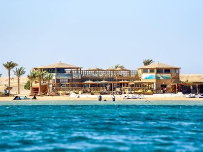 The Breakers Diving & Surfing Lodge