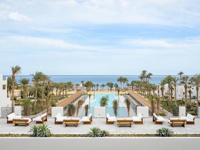 Serry Beach Resort