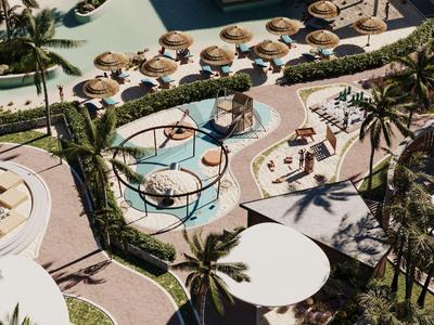 Ein Hotelpoolbereich mit Sonnenschirmen, Liegen und Palmen, umgeben von modernen Wegen.