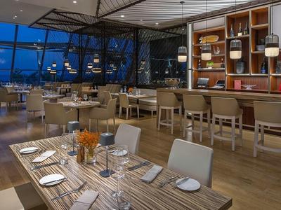 Amathus Beach Hotel