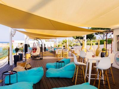 Cavo Maris Beach Hotel