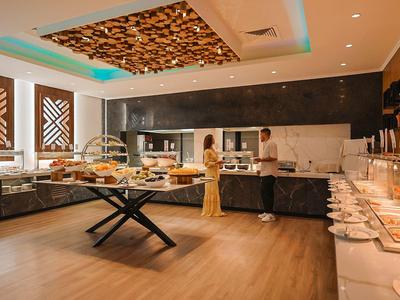 Cavo Maris Beach Hotel
