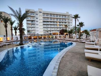 Bohemian Gardens Hotel