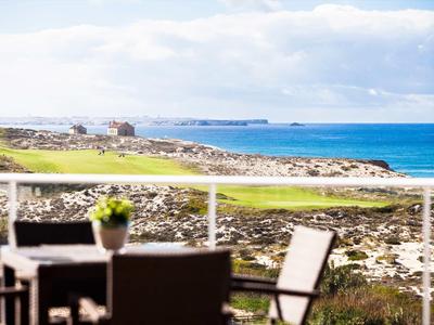 Praia d'el Rey-The Village