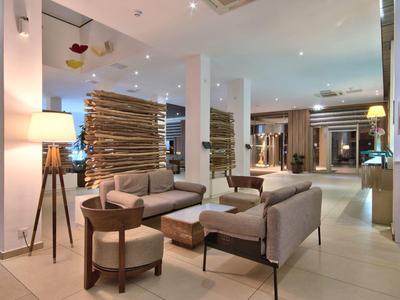 db Seabank Resort & Spa