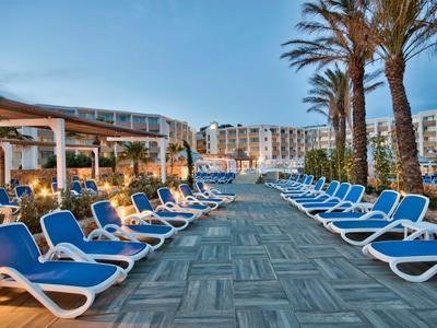 db Seabank Resort & Spa