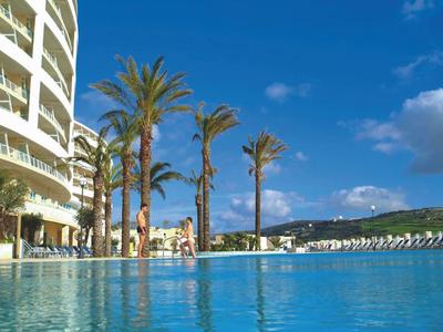 Radisson Blu Golden Sands Resort