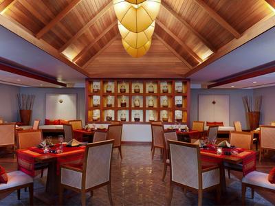 Sheraton Maldives Full Moon Resort & Spa